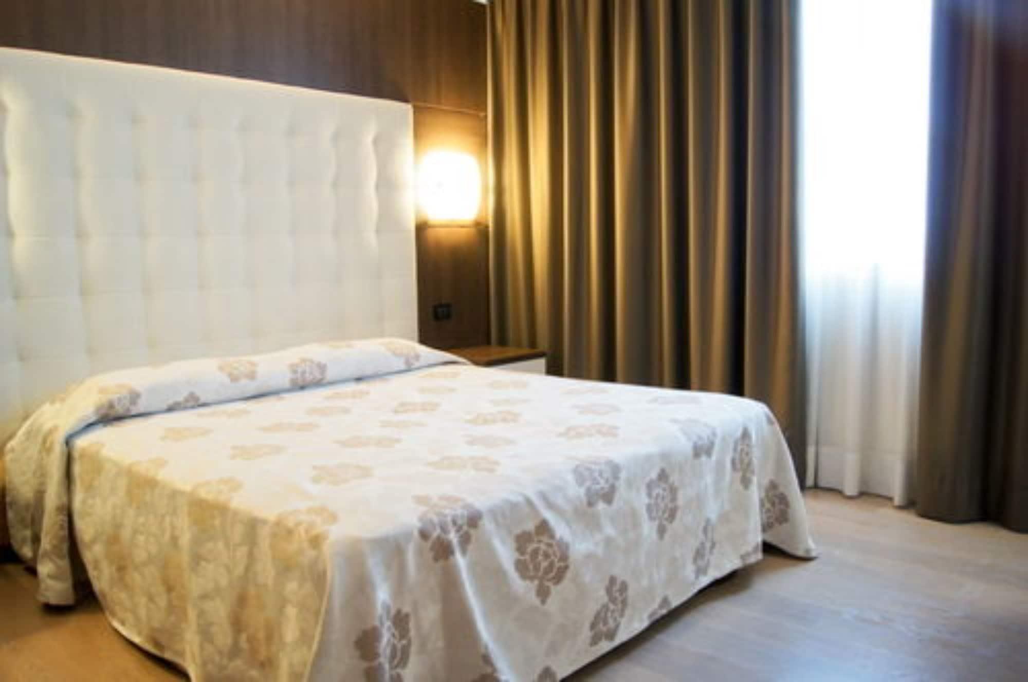 Hotel Victoria Vicenza Luaran gambar