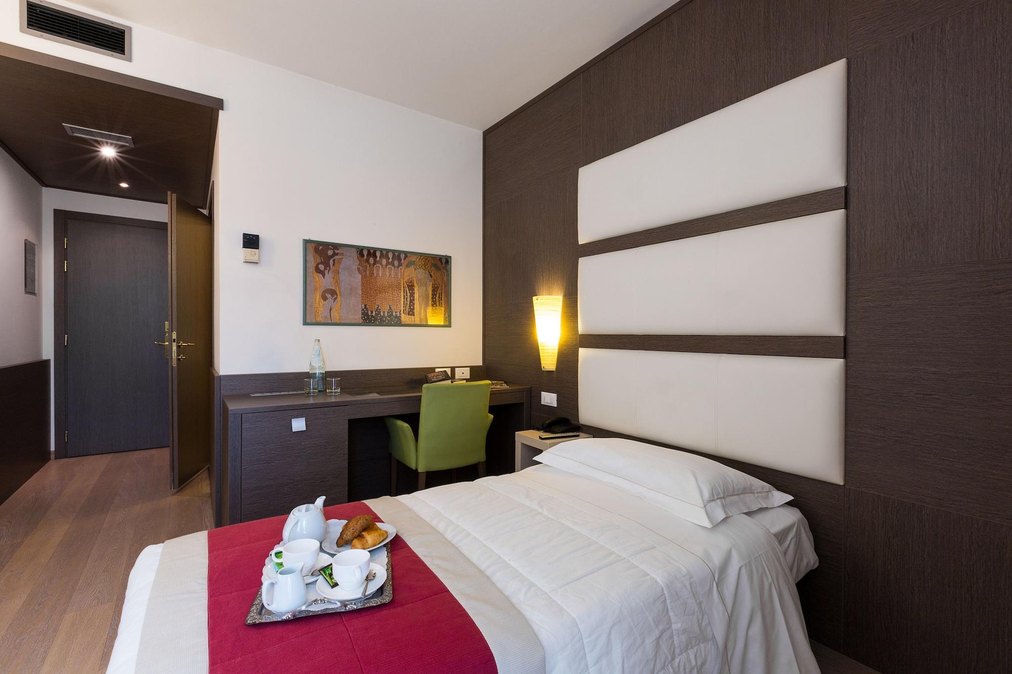 Hotel Victoria Vicenza Luaran gambar